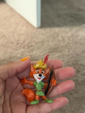 Disney Robin Hood Fox Figurine - Green Outfit Bow 3-4.9" Collectible Character